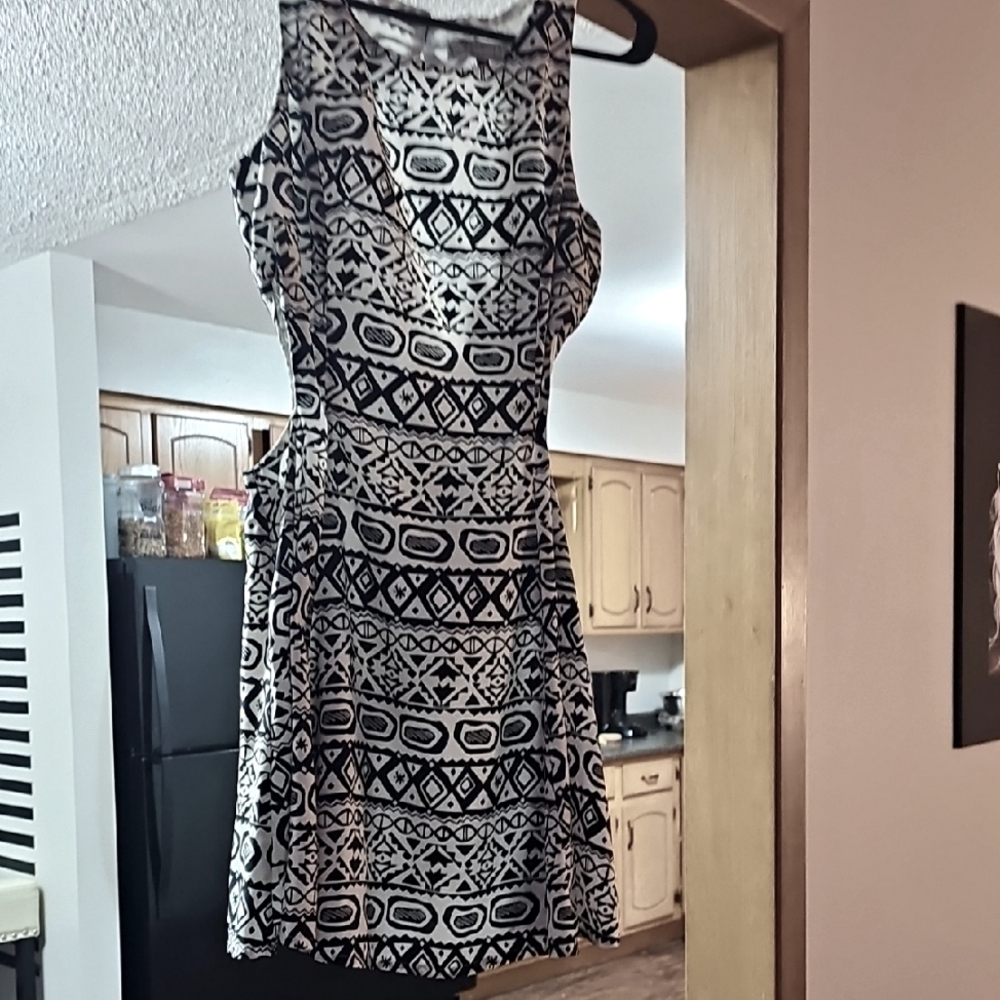 Black and White Patterned Women's Dress